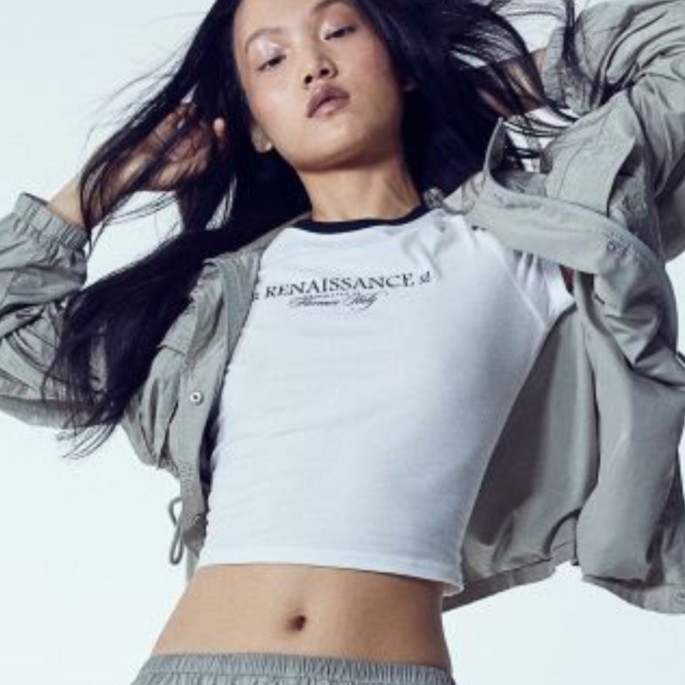 NWT H&M Renaissance Cropped Tee - Picture 5 of 7